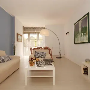 https://casa-ilaria.it-tuscanyhotel.com